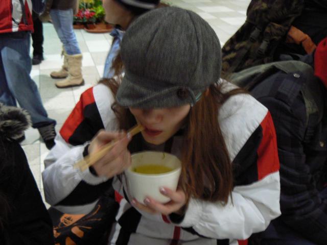 Yumi s polívkou :D